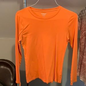 Medina women’s long sleeve tee size medium